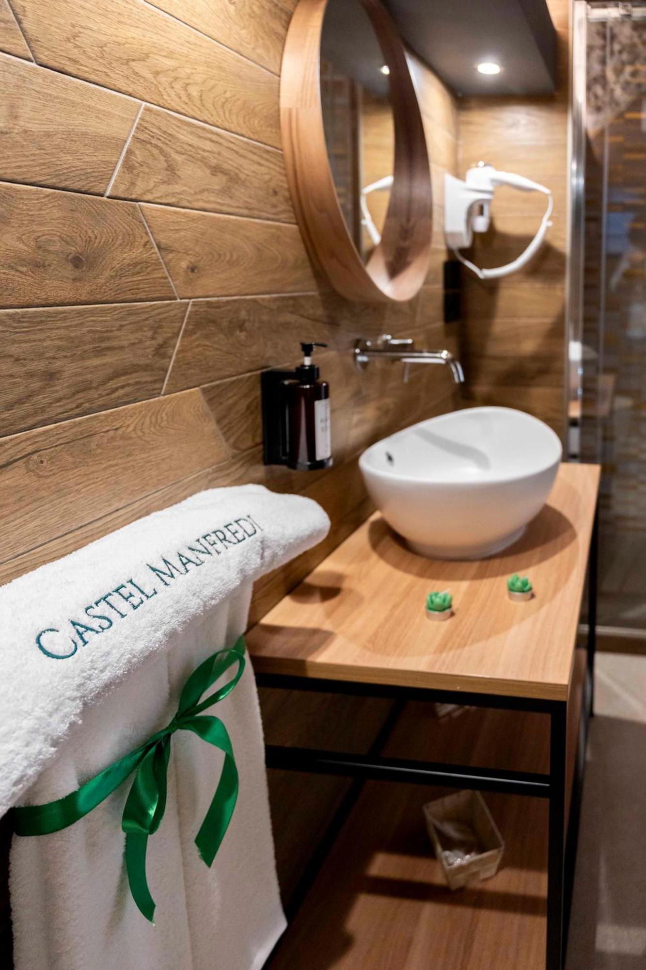 מנפרדוניה Castel Manfredi Apartments מראה חיצוני תמונה